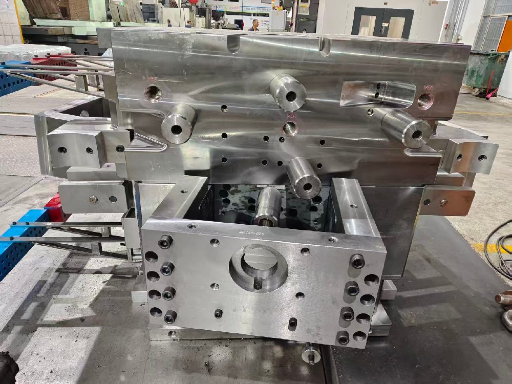 Your Reliable Source for Plastic Mold Bases(pic1)