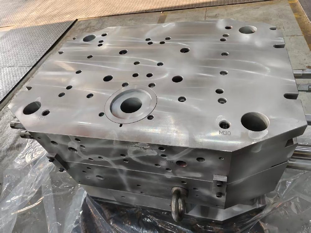 Changhui Metal offers customized die/mold base solutions for home appliances.(pic1)