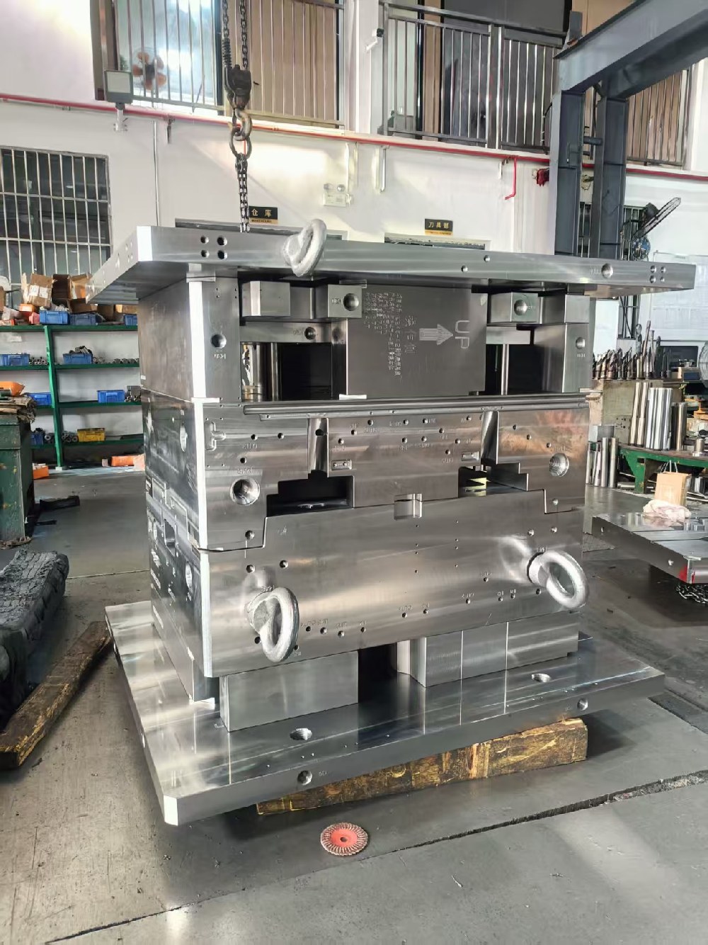 Changhui Metals | Professional Custom Processing of Automotive Dashboard Mold Bases from Your Drawings(pic1)