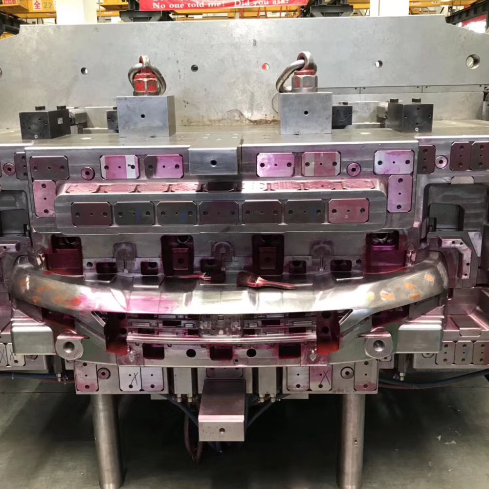 Mold base for automobile rear bumper